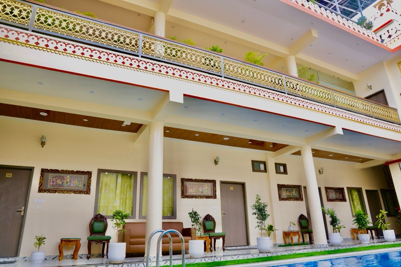Elegant courtyard and pool
