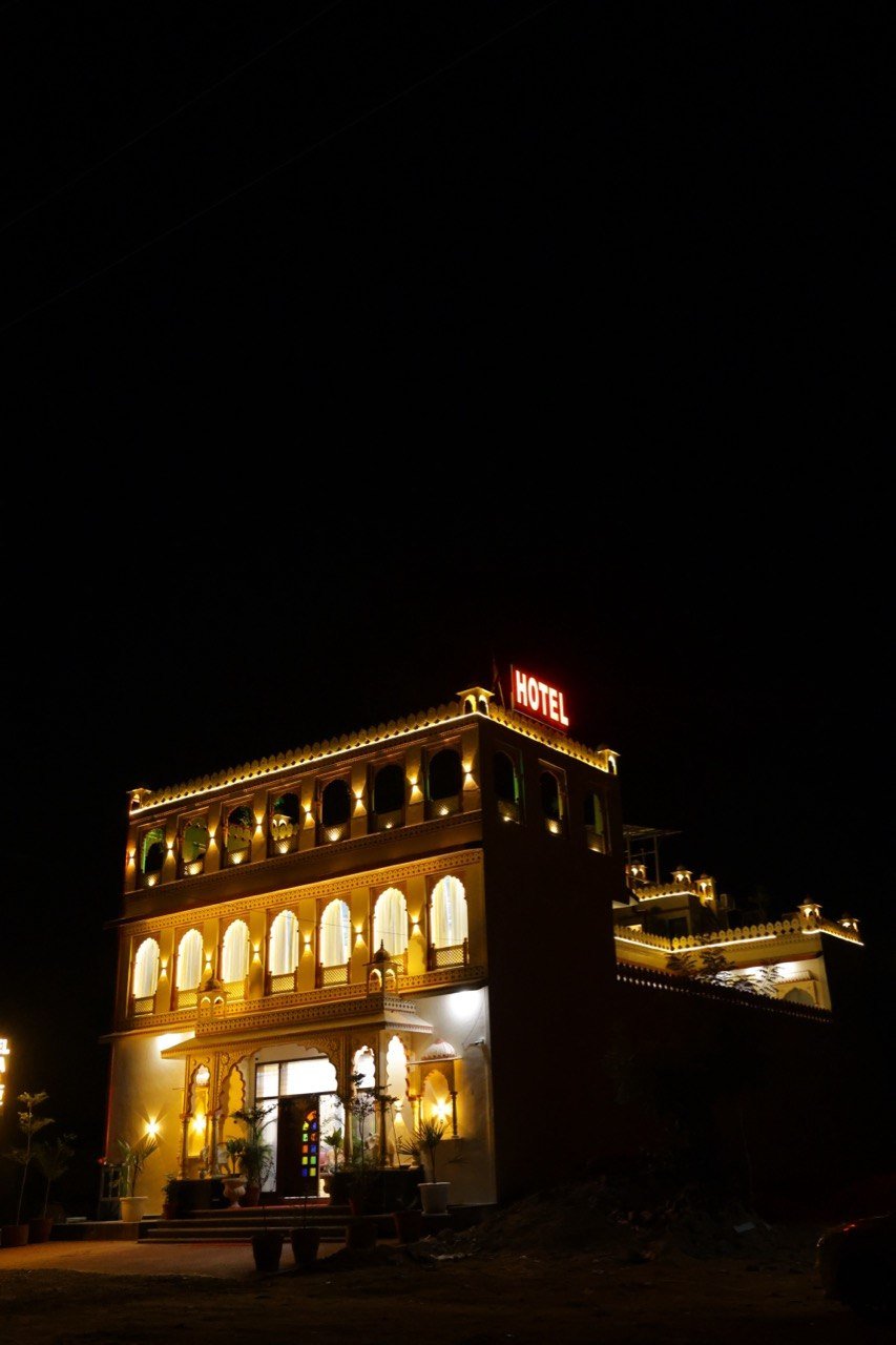 Hotel Cyra Palace exterior architecture
